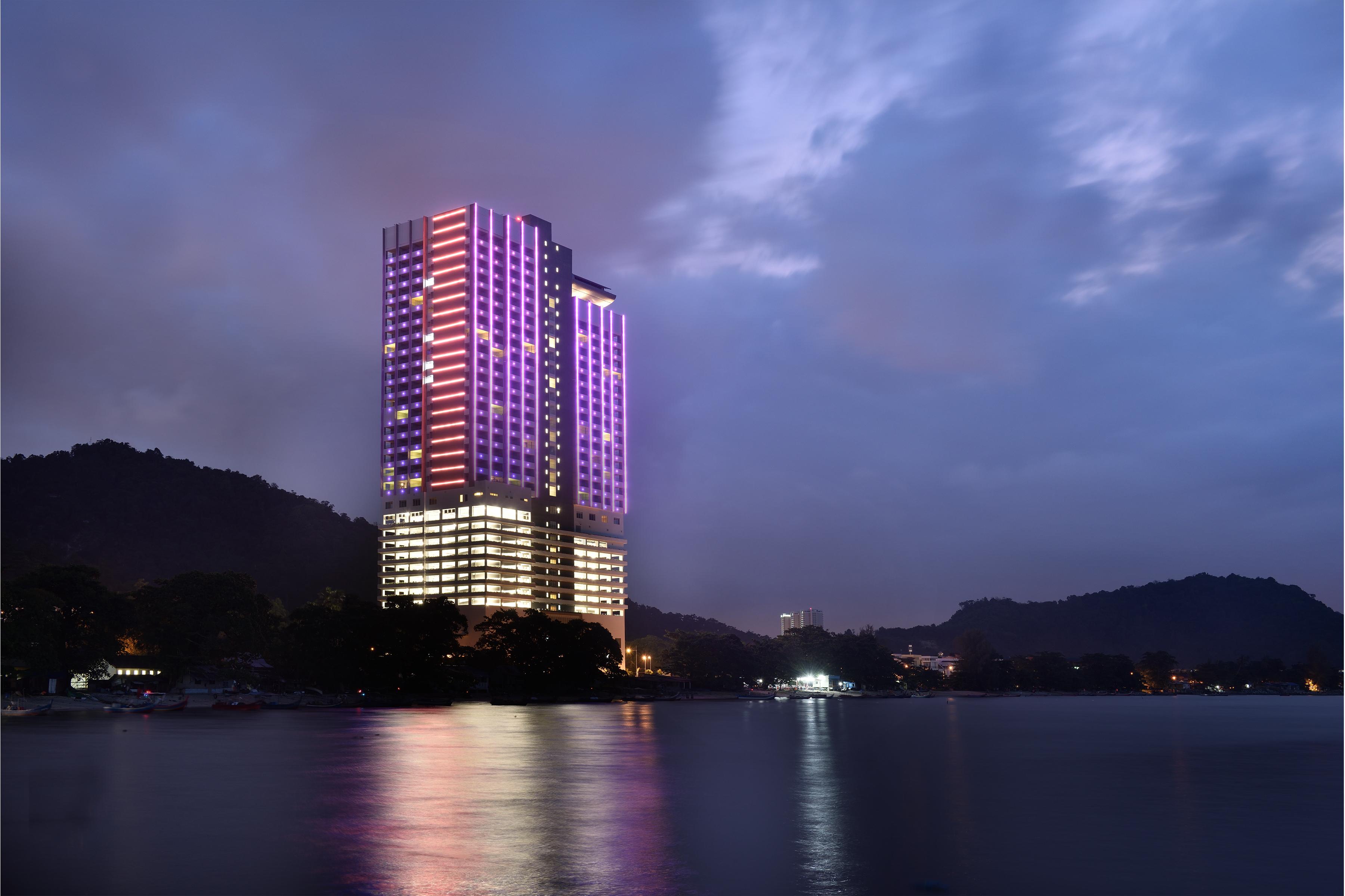 Lexis Suites Penang Bayan Lepas Exterior foto The Royal